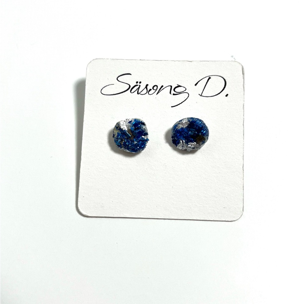 Säsong D. Blue and Silver Glitter Stud Earrings